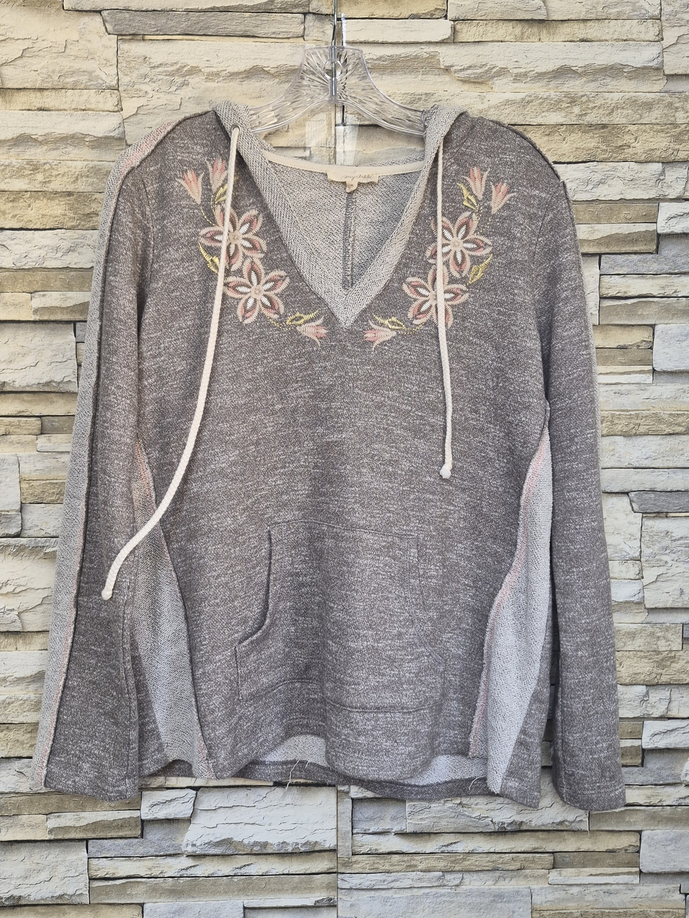 ​Mystree Hoodie Women's Size M Gray Floral Embroidered V-Neck Pullover Top Boho